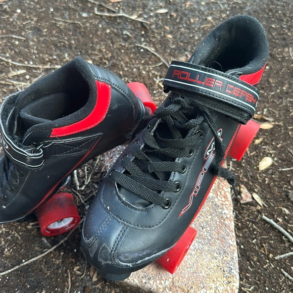 🟥⬛️ Roller Derby Skates M4 Viper Speed Quad Roller Skates Red/Black Size 8 - Picture 1 of 9